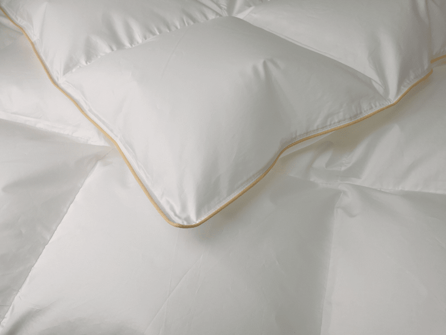 lightest hungarian down comforter